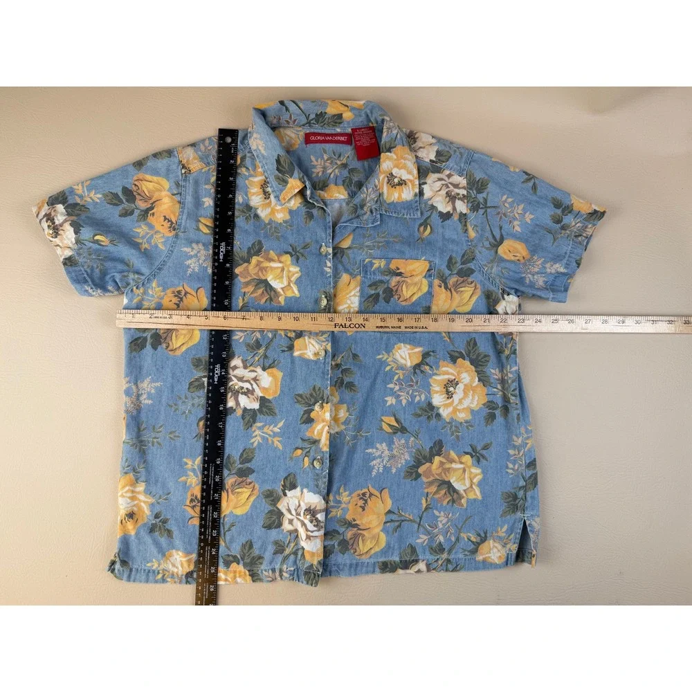 Gloria Vanderbilt embrace vintage